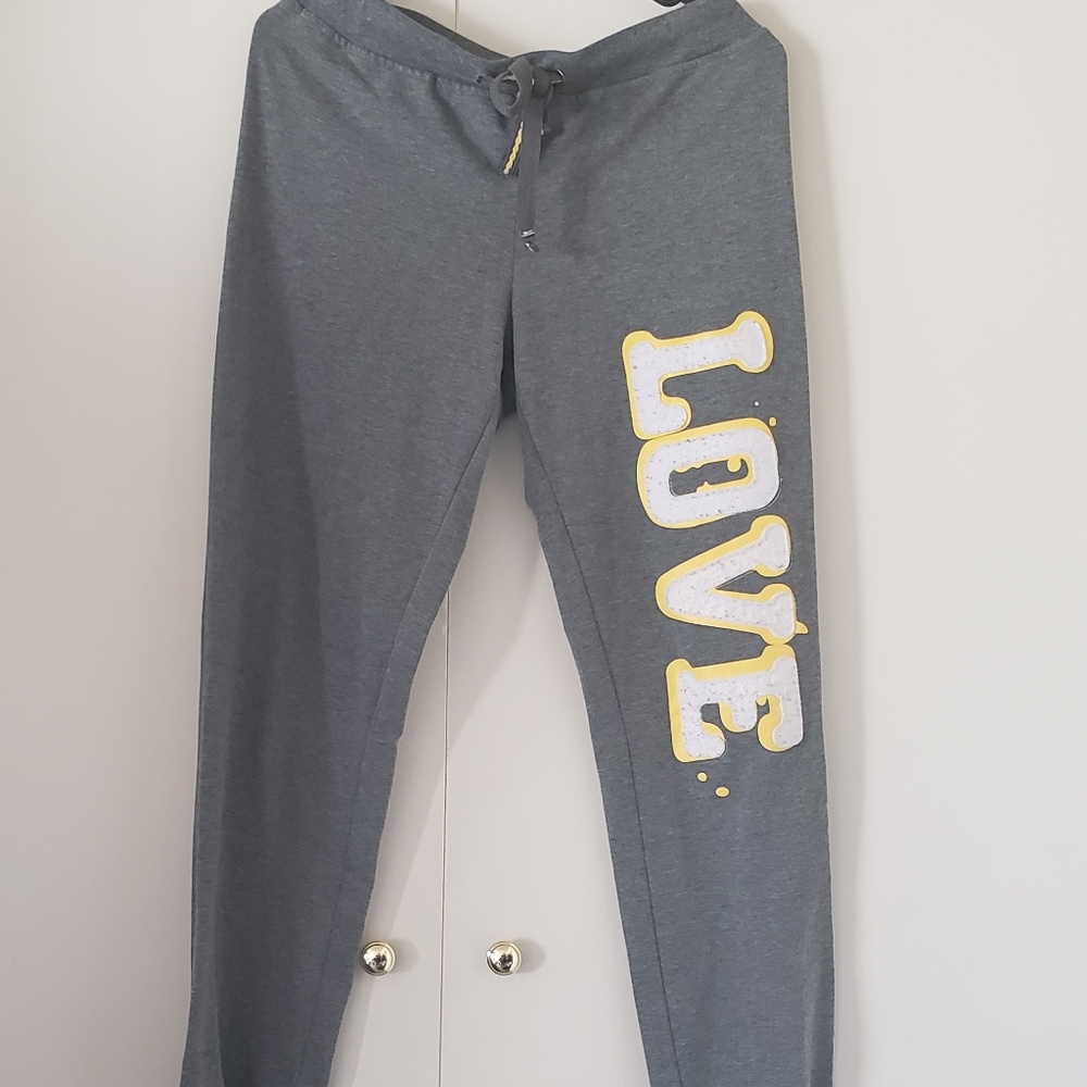 Women grey pants
